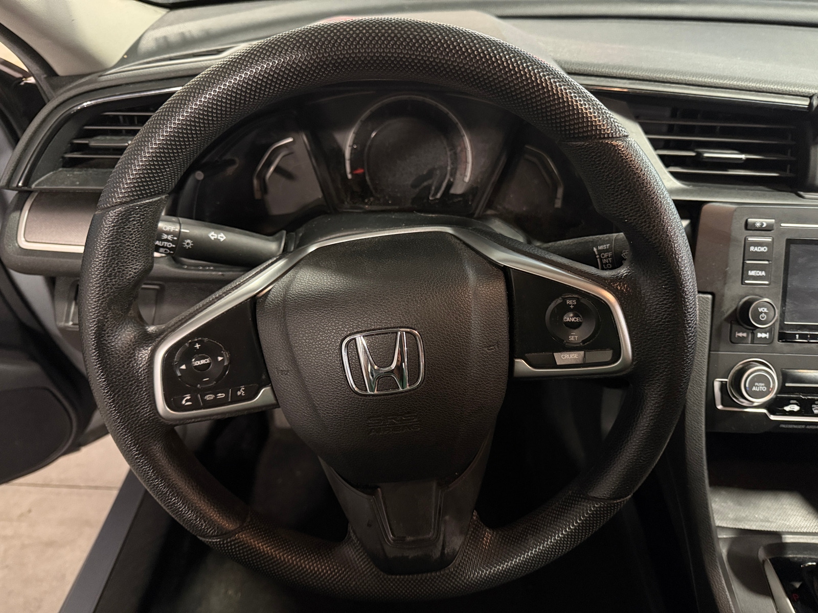Thumbnail: 2017 Honda Civic - 5