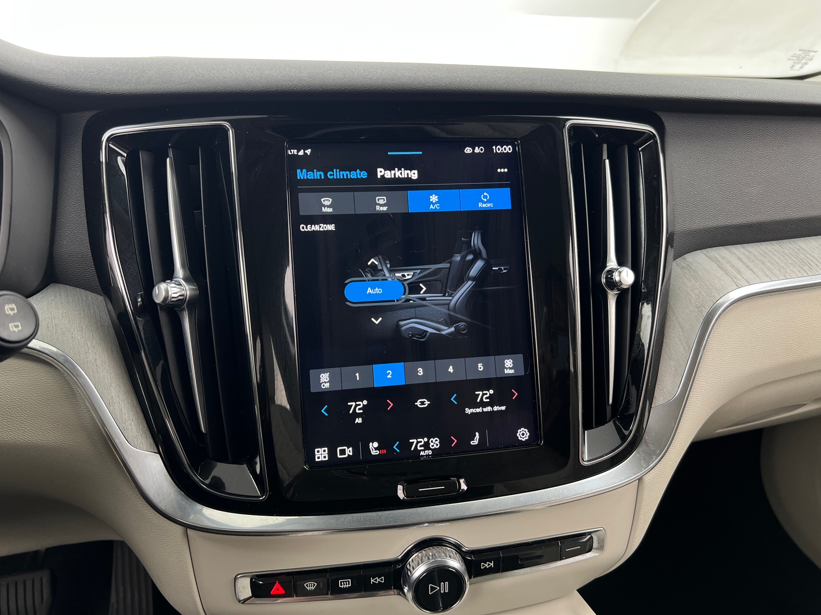 Thumbnail: 2024 Volvo V60 - 3