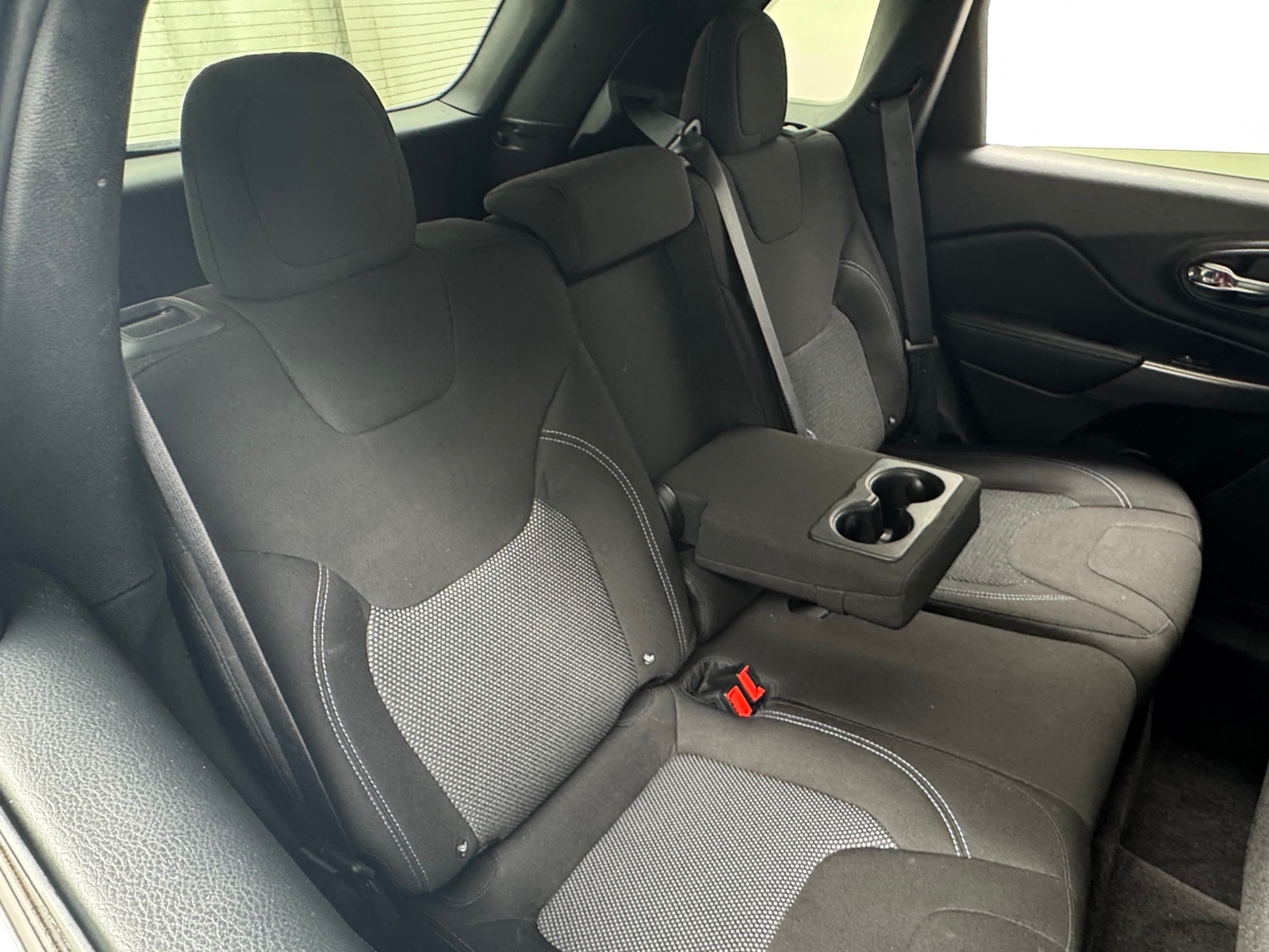 Thumbnail: 2019 Jeep Cherokee - 6