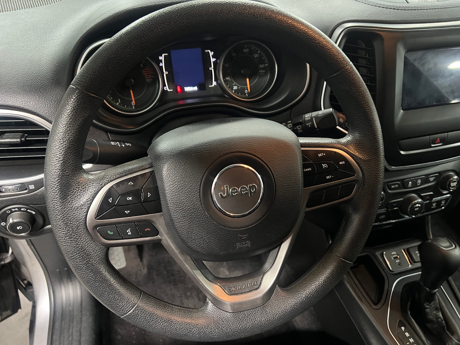 Thumbnail: 2019 Jeep Cherokee - 5