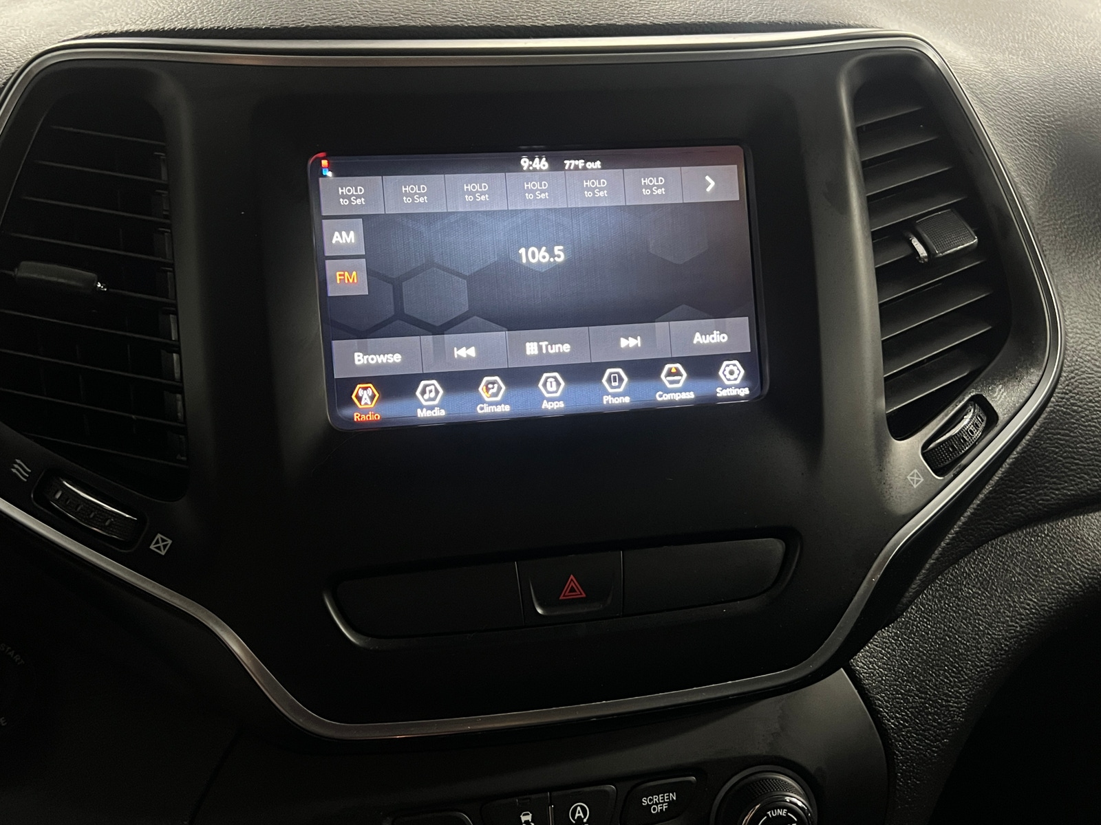 Thumbnail: 2019 Jeep Cherokee - 4
