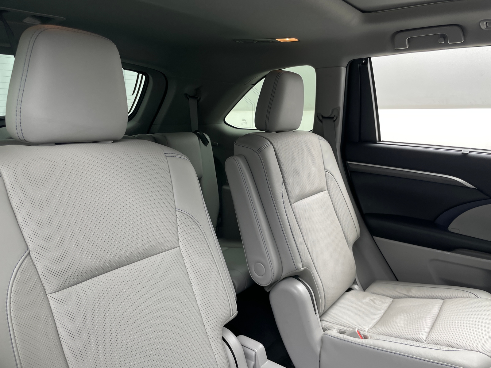 Thumbnail: 2019 Toyota Highlander - 5
