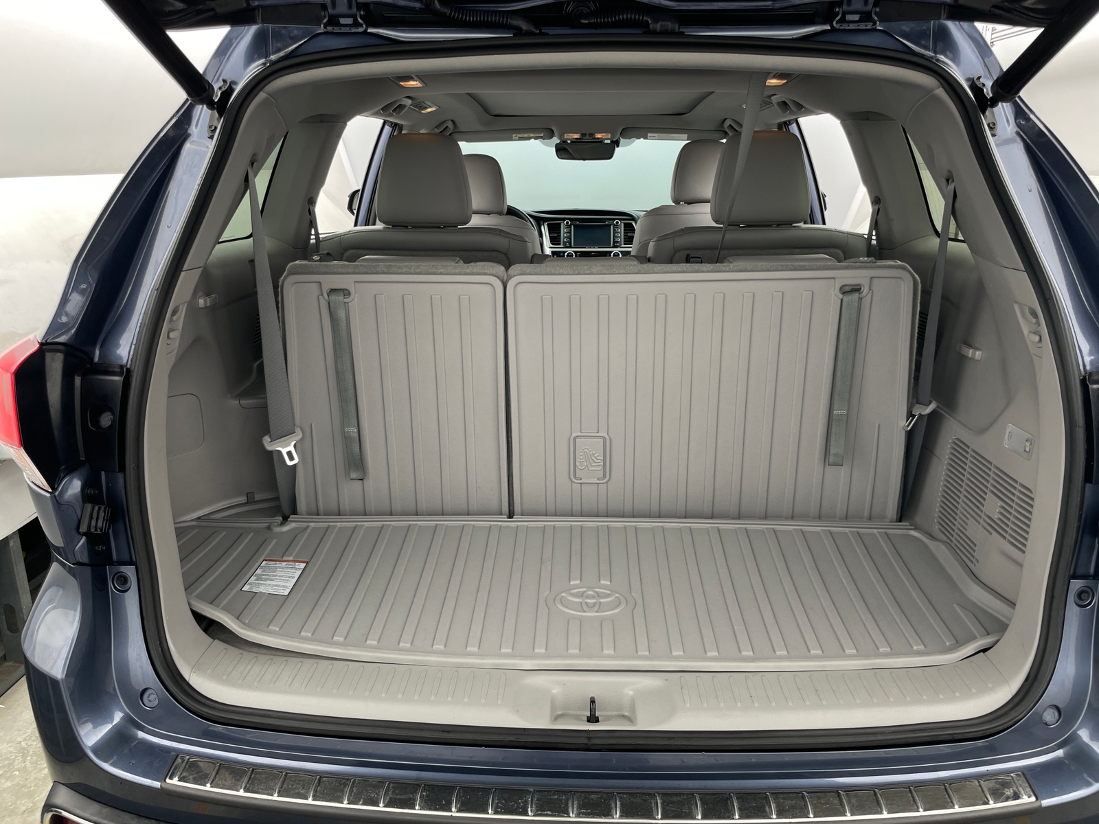Thumbnail: 2019 Toyota Highlander - 6