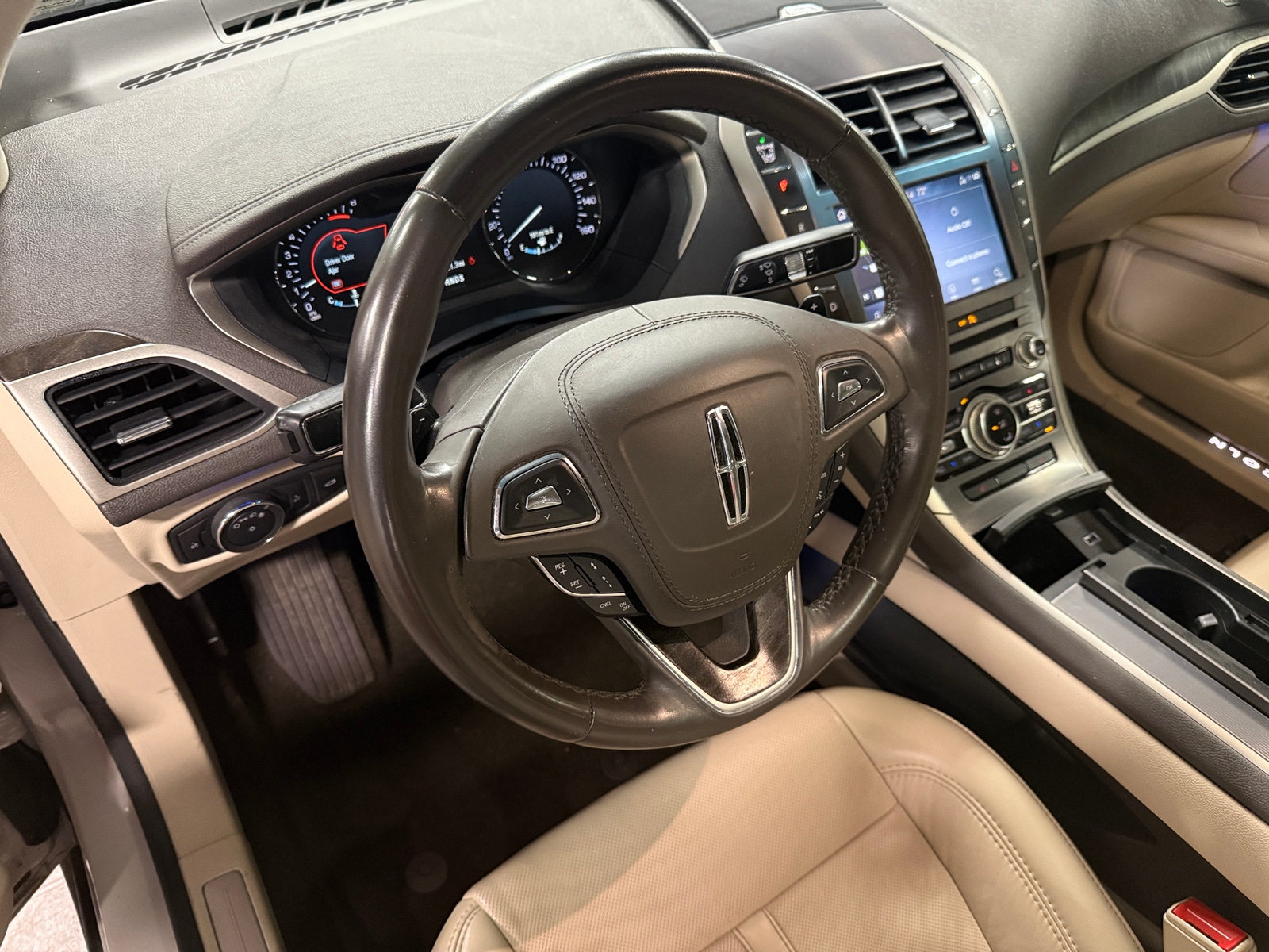 Thumbnail: 2020 Lincoln MKZ - 4