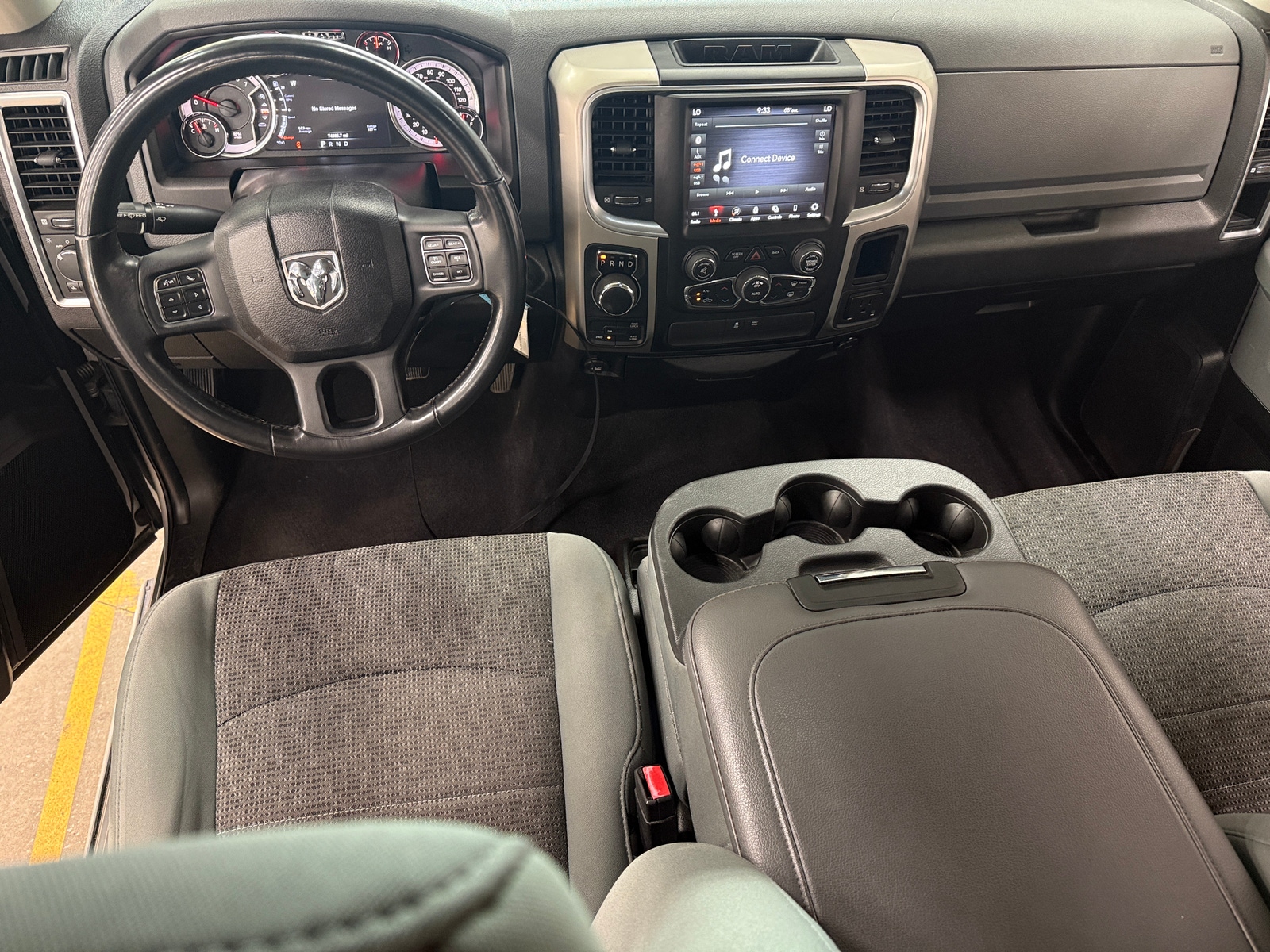 Thumbnail: 2019 RAM 1500 Classic - 3