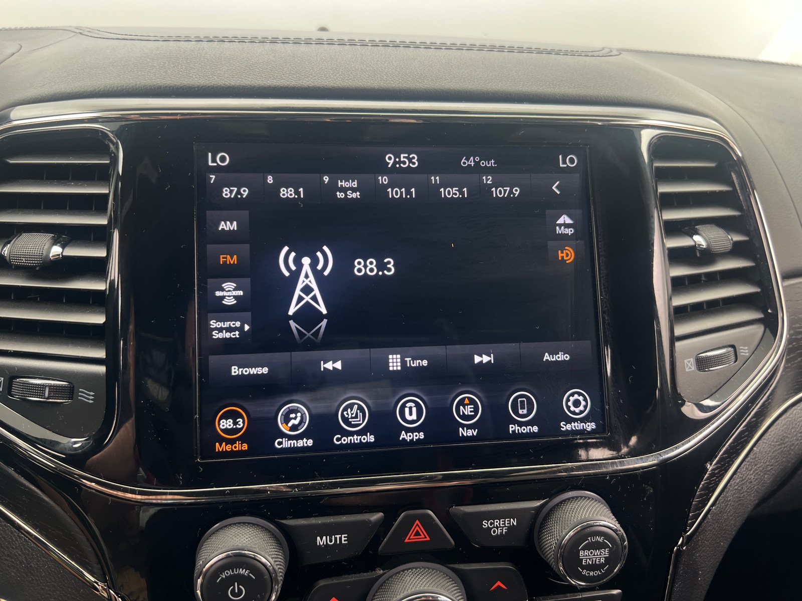 Thumbnail: 2020 Jeep Grand Cherokee - 3