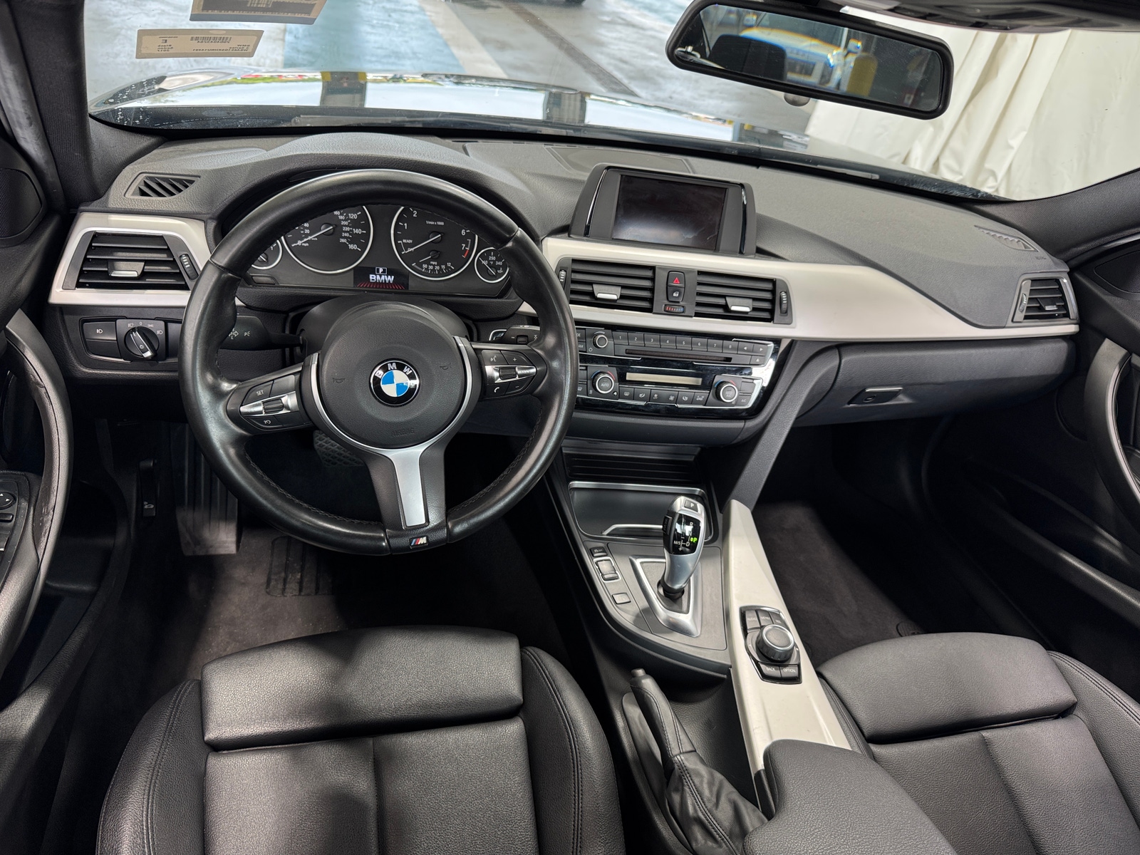 Thumbnail: 2017 BMW 3 Series - 2