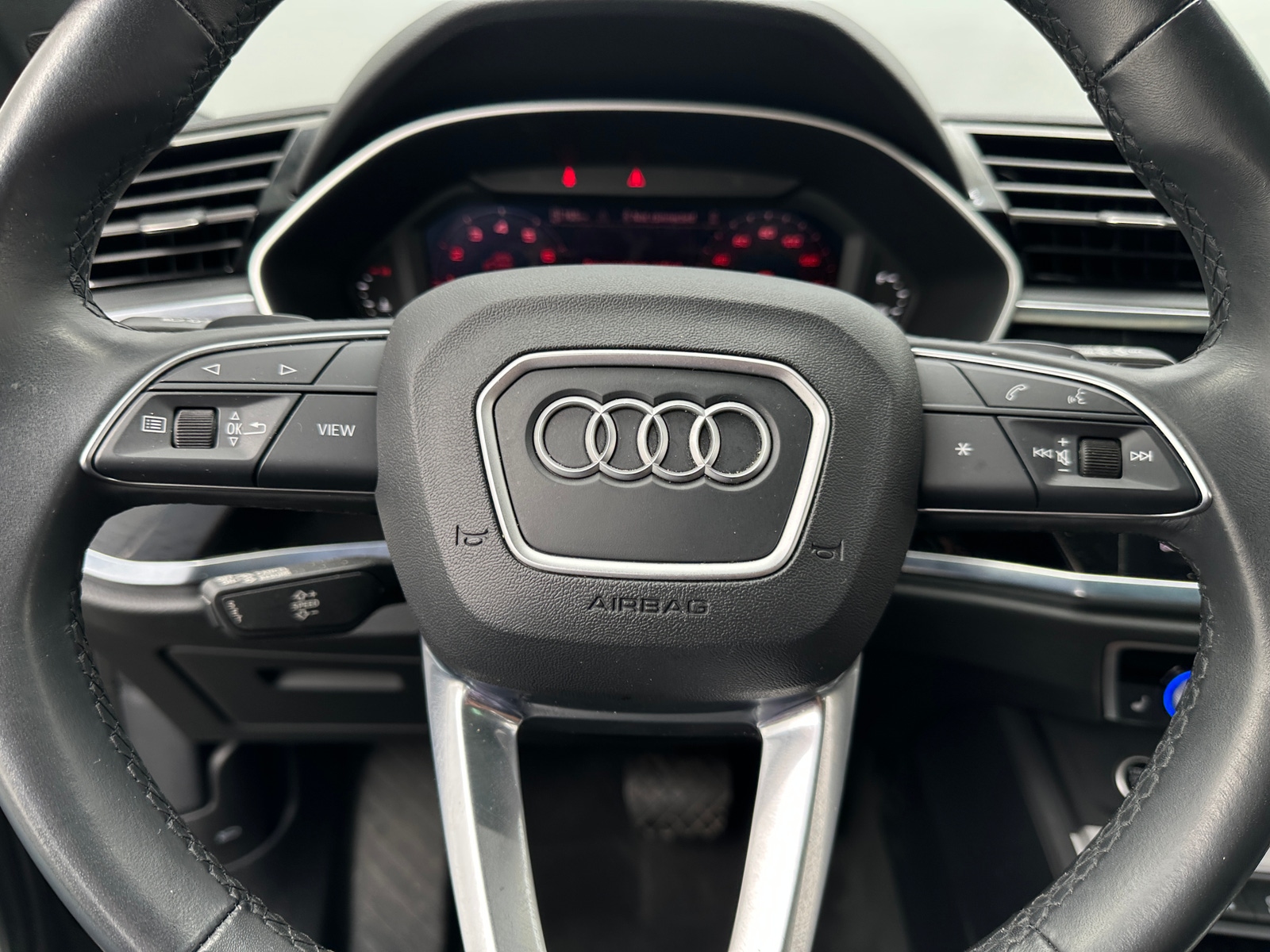 Thumbnail: 2023 Audi Q3 - 4
