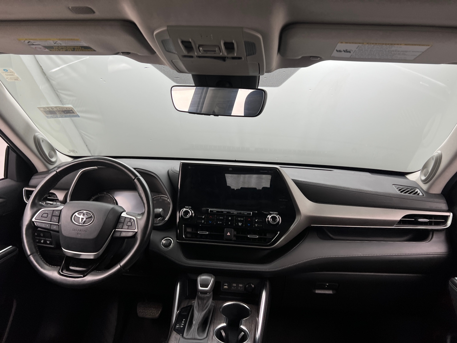 Thumbnail: 2022 Toyota Highlander - 2