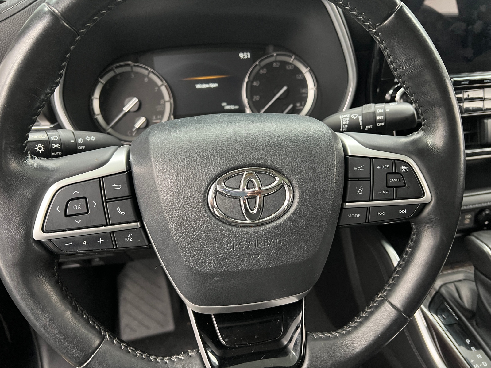 Thumbnail: 2022 Toyota Highlander - 4