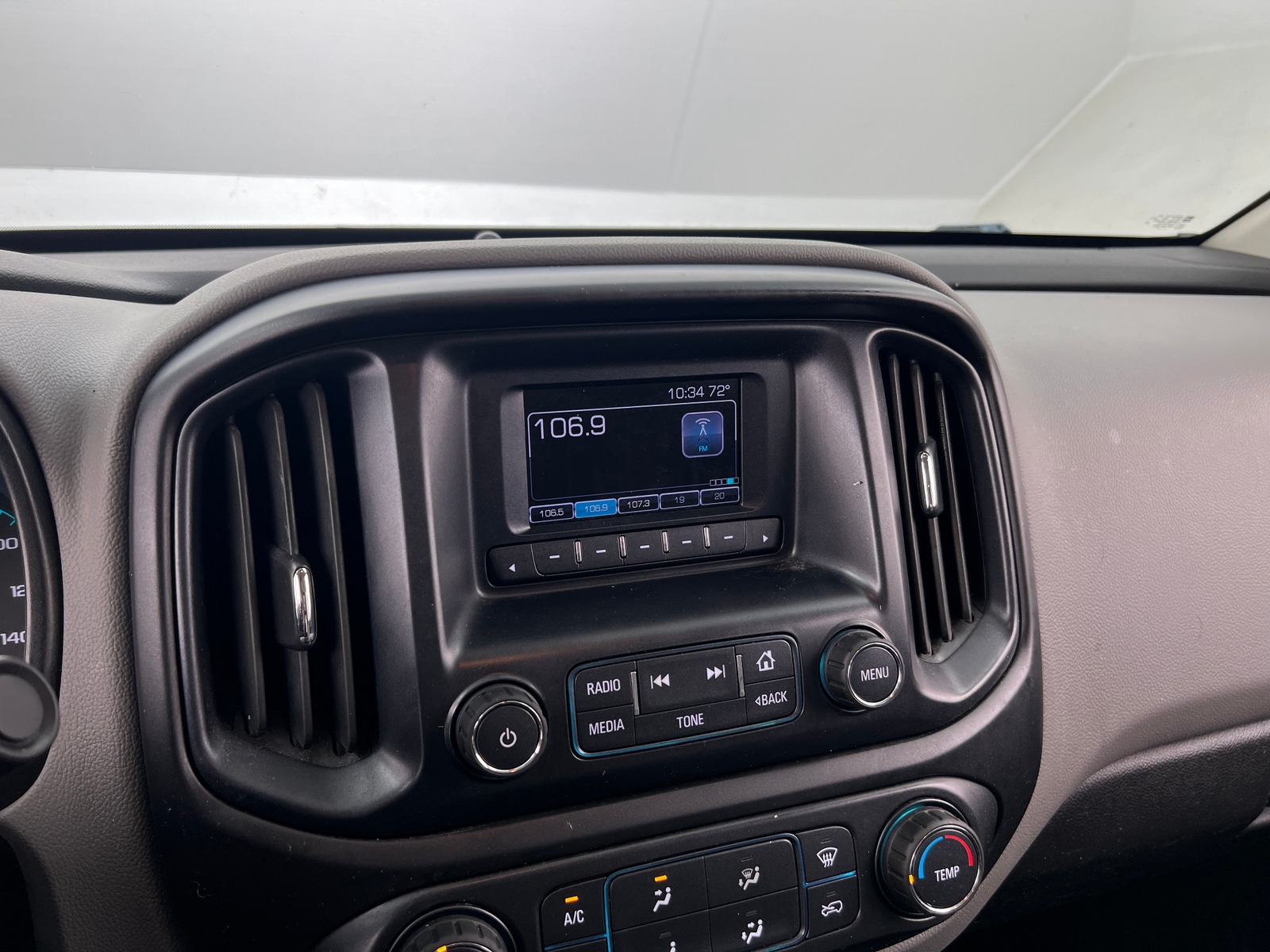 Thumbnail: 2017 Chevrolet Colorado - 4