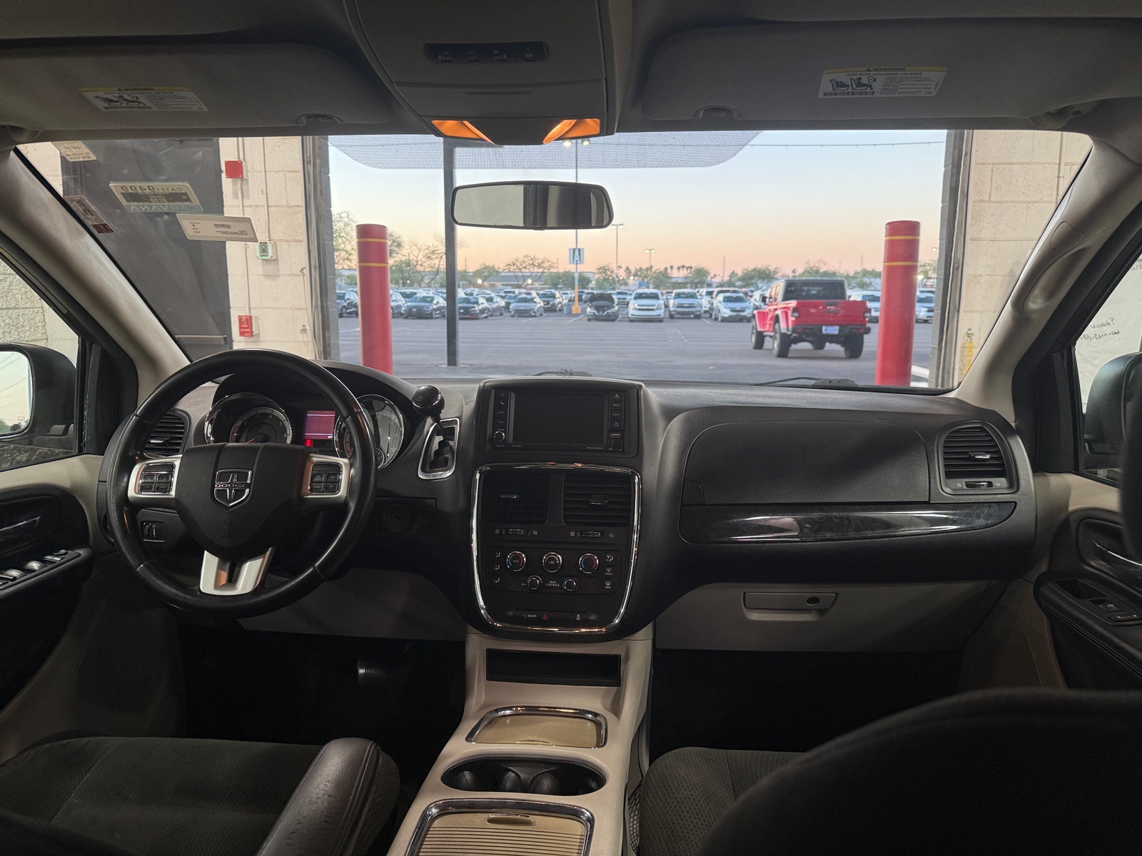 Thumbnail: 2016 Dodge Grand Caravan - 3