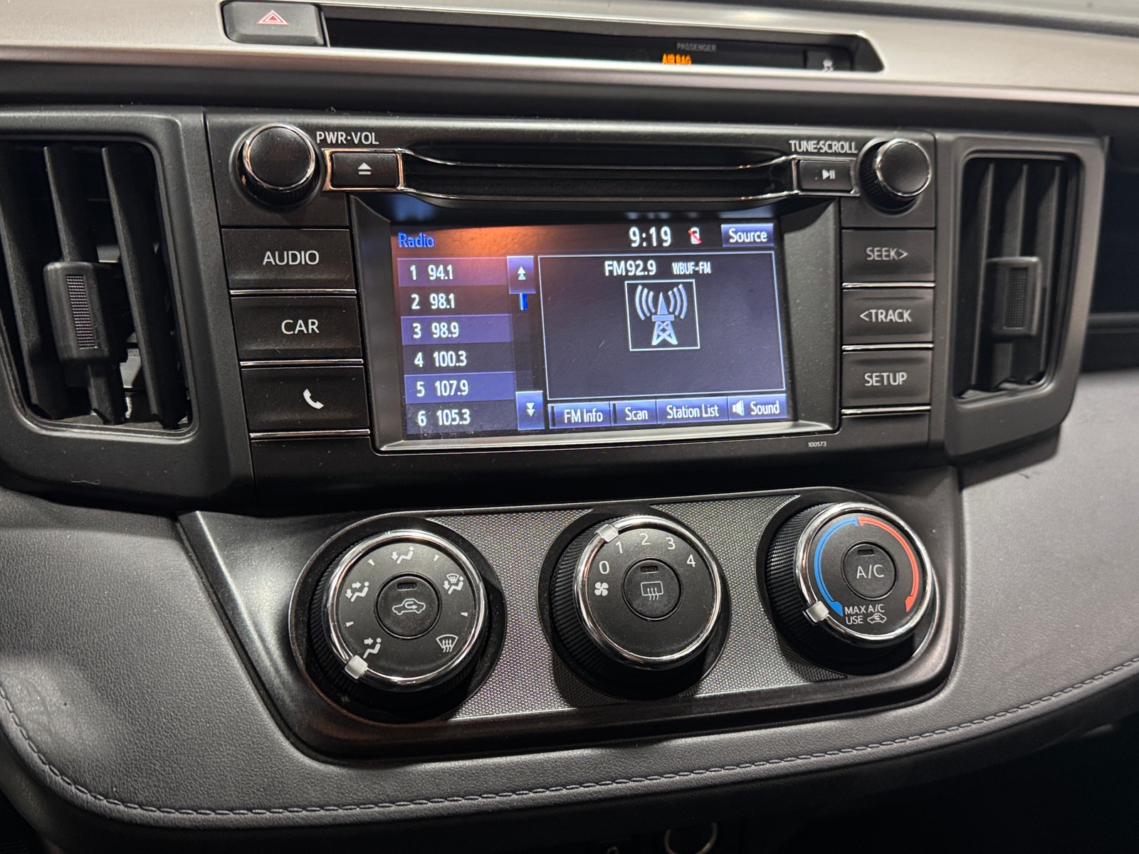 Thumbnail: 2016 Toyota RAV4 - 4