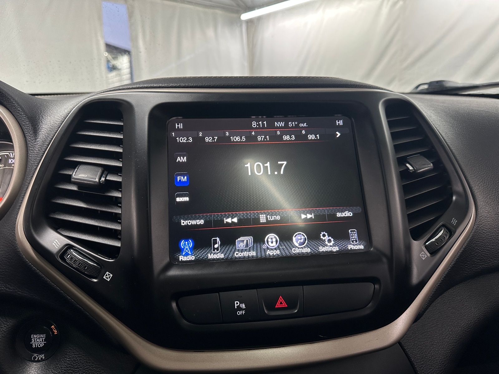 Thumbnail: 2017 Jeep Cherokee - 4