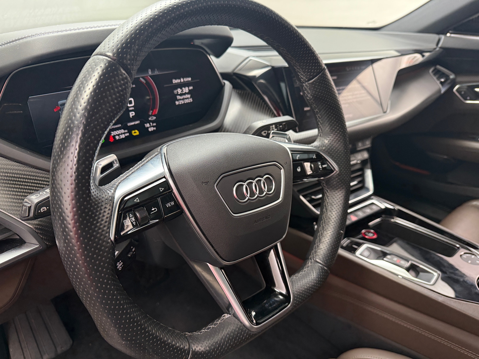 Thumbnail: 2022 Audi e-tron GT - 4