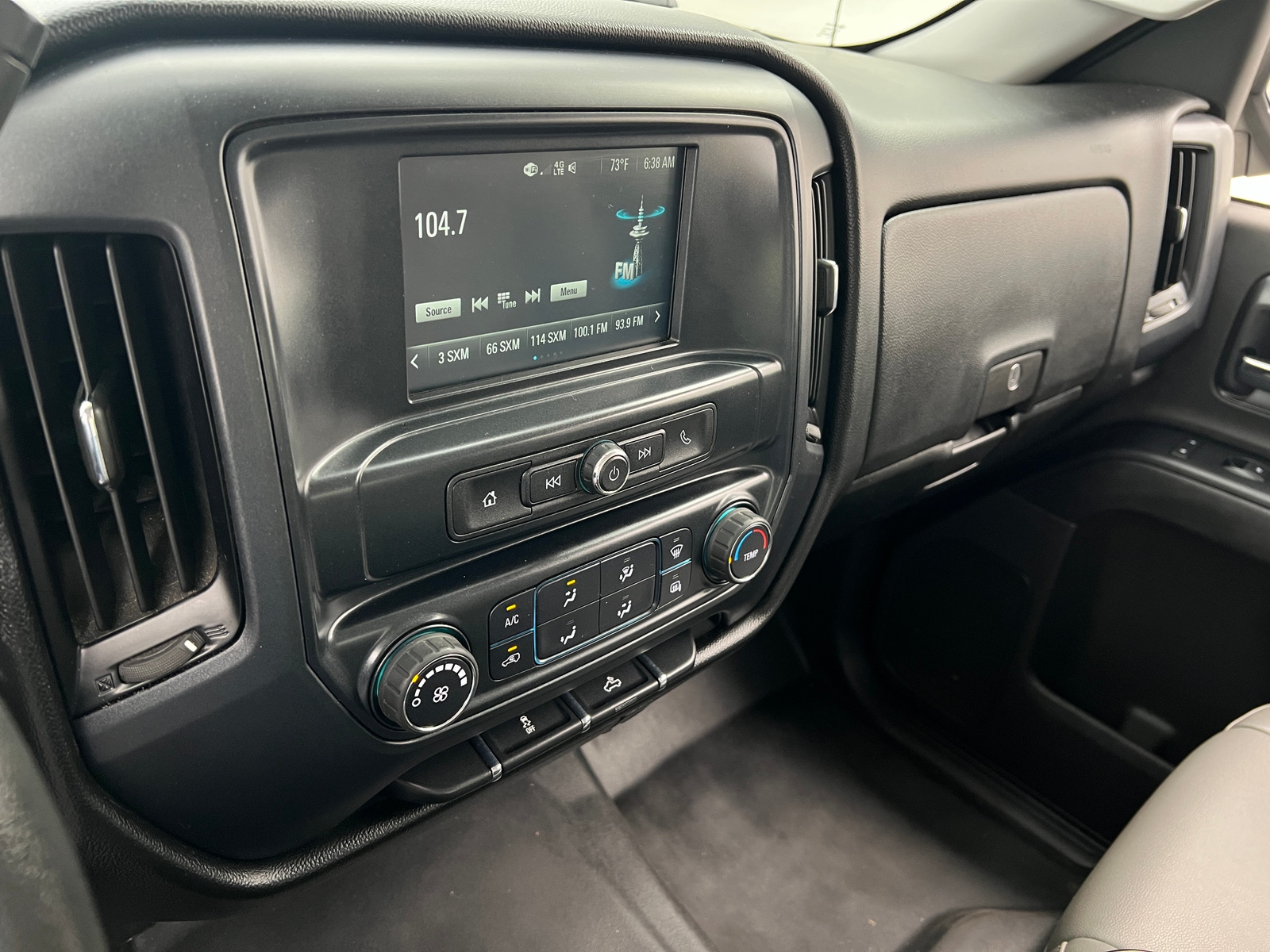 Thumbnail: 2018 Chevrolet Silverado 1500 - 4