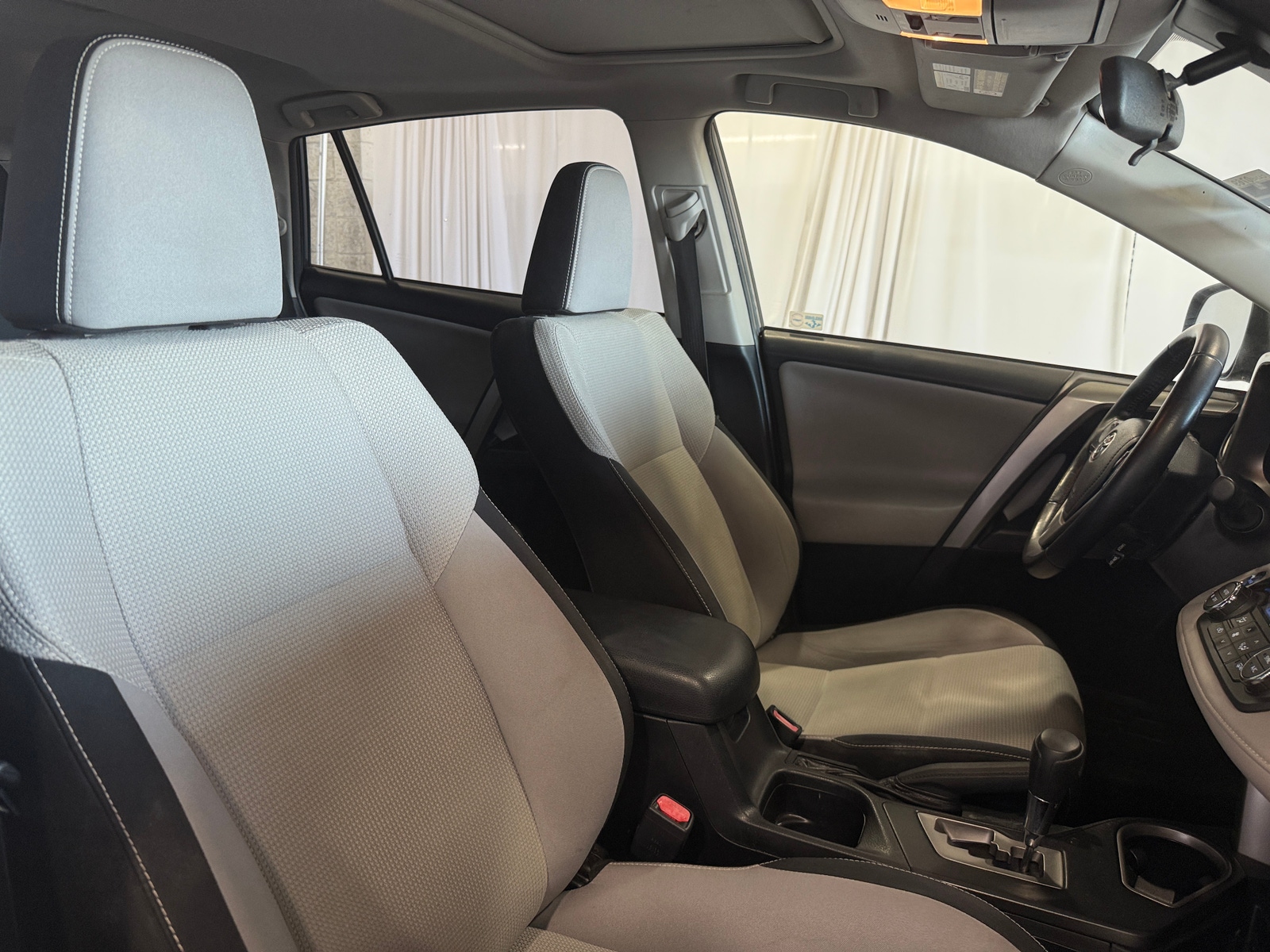 Thumbnail: 2016 Toyota RAV4 - 2