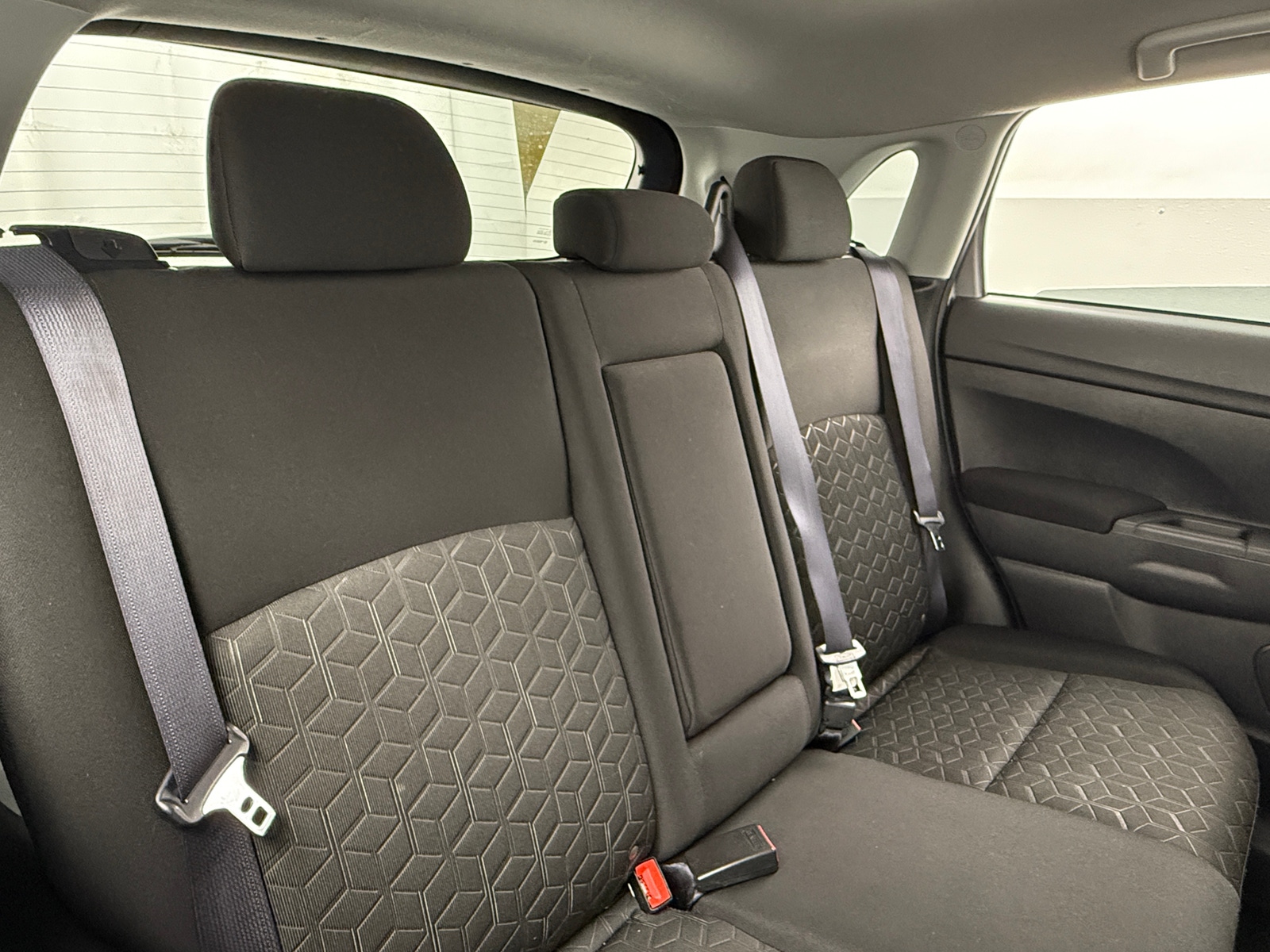 Thumbnail: 2024 Mitsubishi Outlander Sport - 6