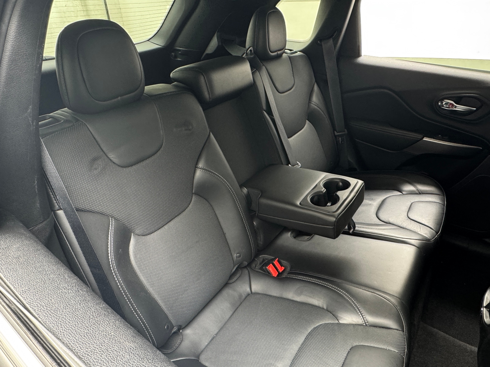 Thumbnail: 2019 Jeep Cherokee - 5