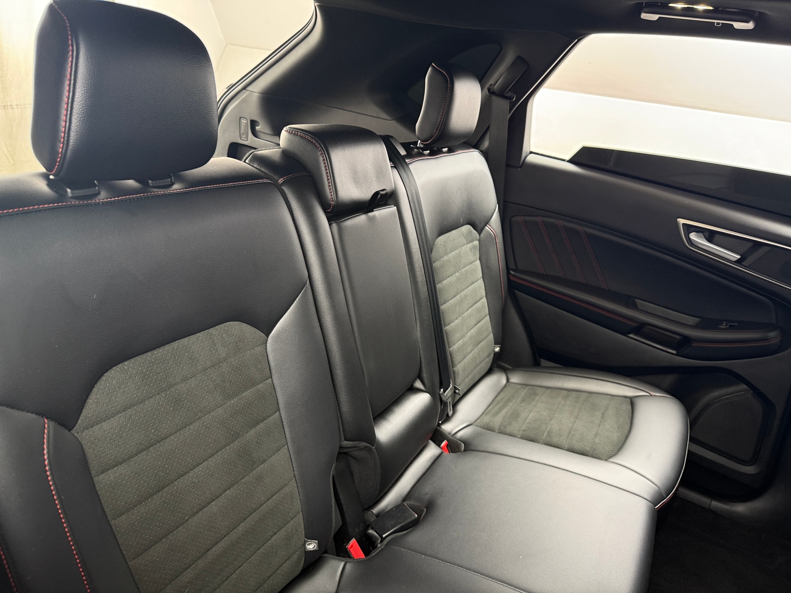 Thumbnail: 2022 Ford Edge - 5