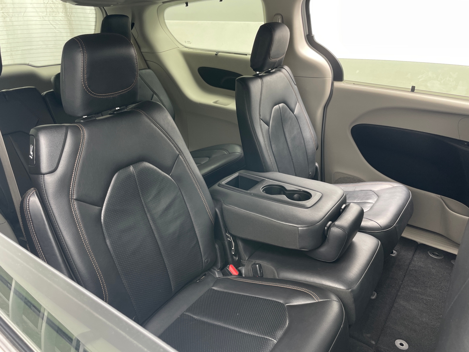 Thumbnail: 2018 Chrysler Pacifica - 5