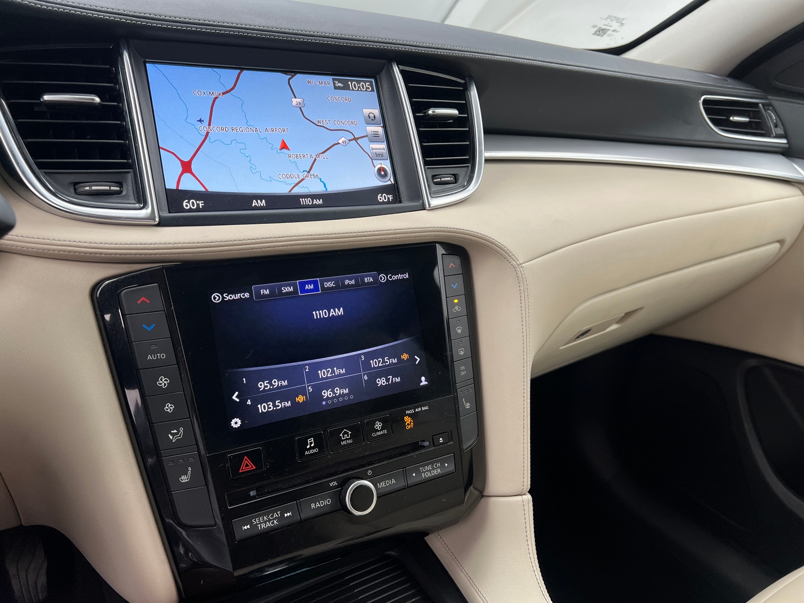 Thumbnail: 2019 INFINITI QX50 - 3