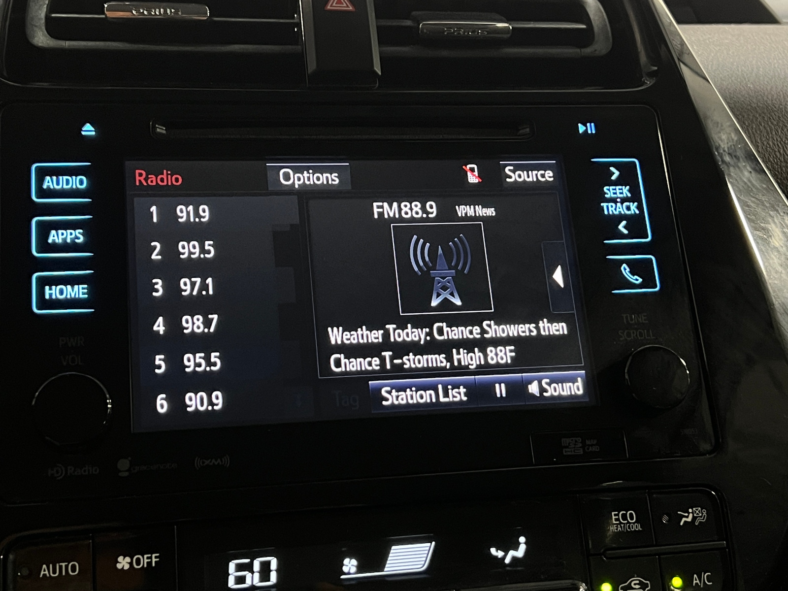 Thumbnail: 2017 Toyota Prius - 4