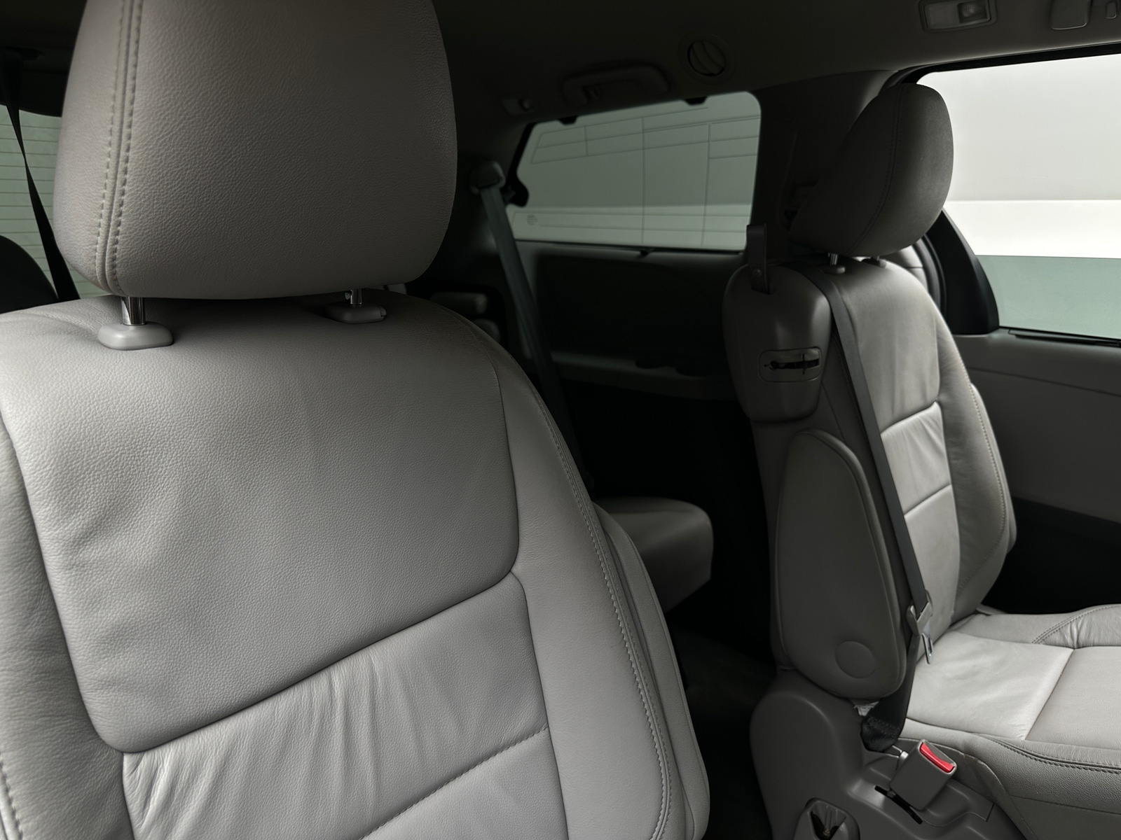 Thumbnail: 2016 Toyota Sienna - 5