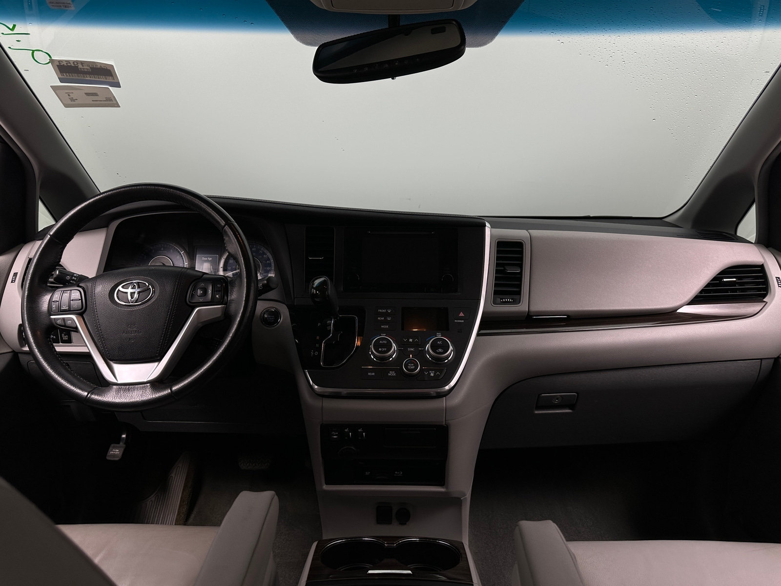 Thumbnail: 2016 Toyota Sienna - 2