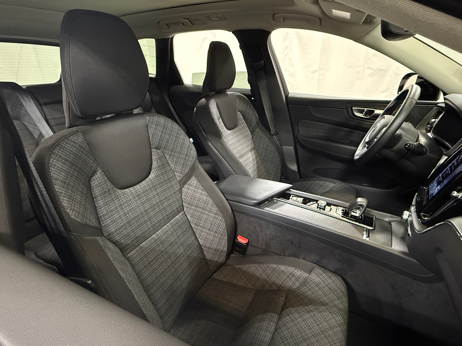 Thumbnail: 2025 Volvo XC60 - 2