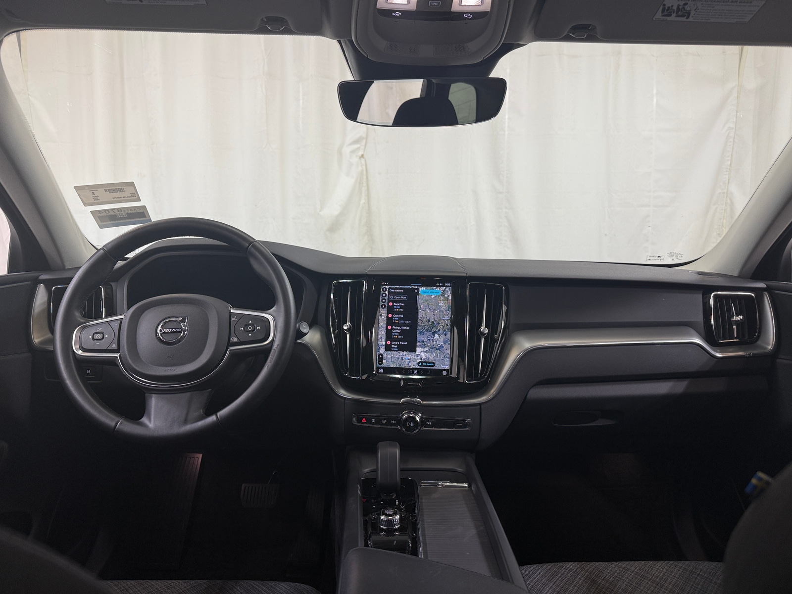 Thumbnail: 2025 Volvo XC60 - 3
