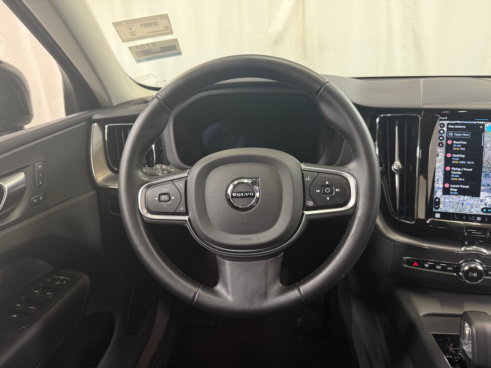 Thumbnail: 2025 Volvo XC60 - 5