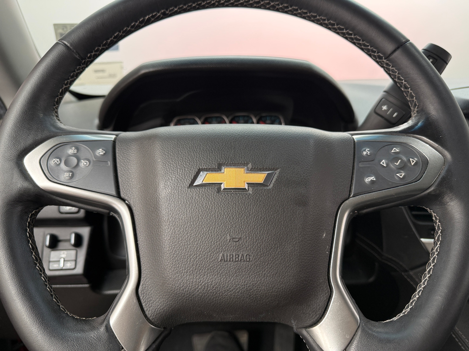Thumbnail: 2019 Chevrolet Suburban - 4