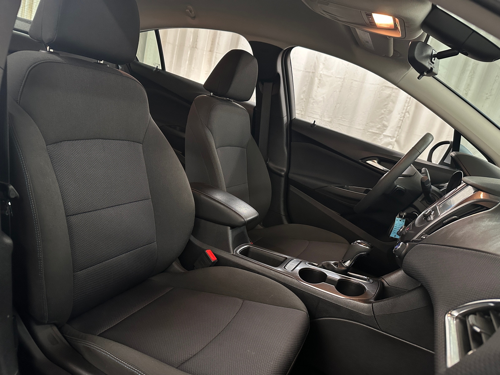 Thumbnail: 2018 Chevrolet Cruze - 2