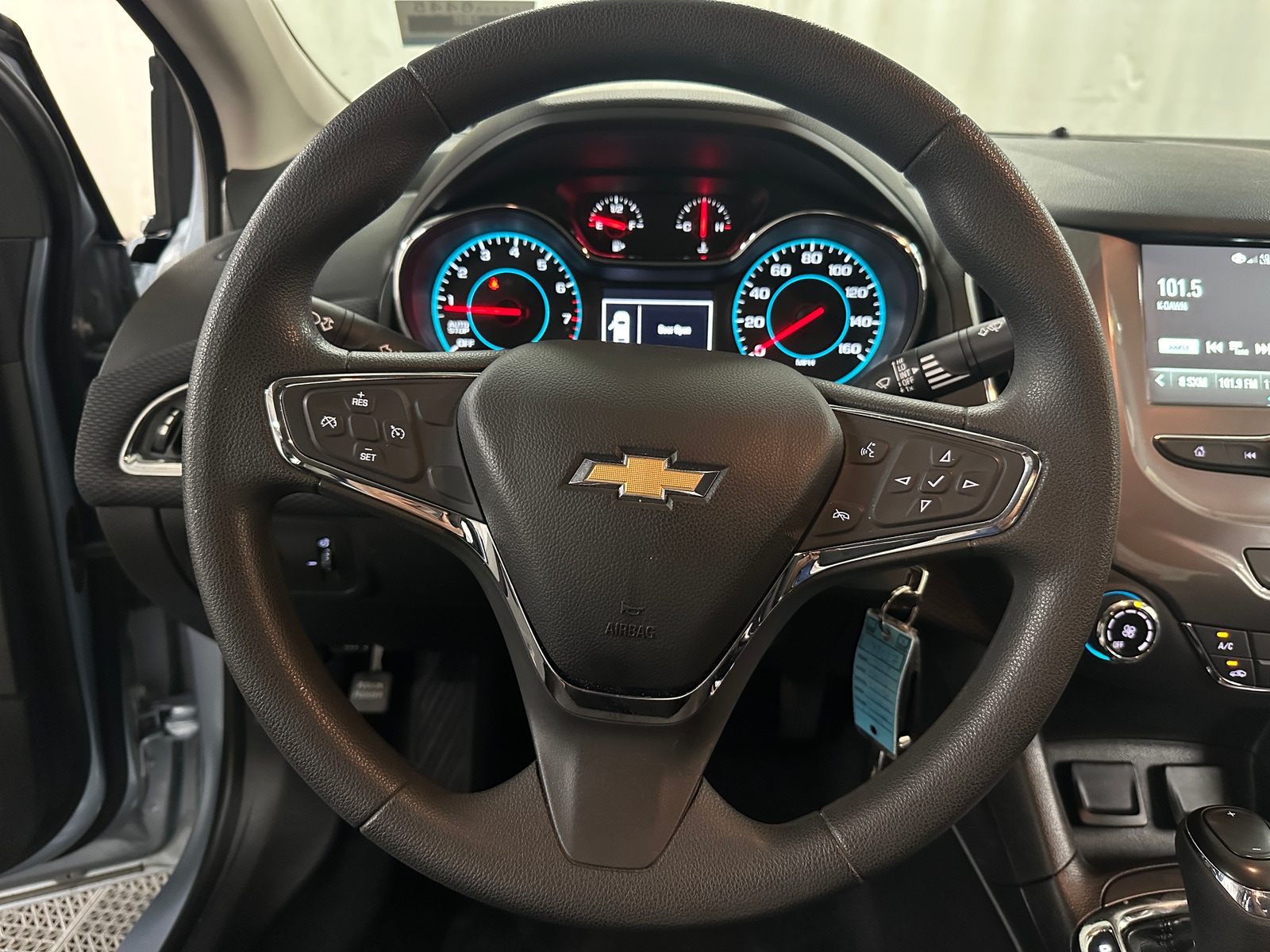 Thumbnail: 2018 Chevrolet Cruze - 5