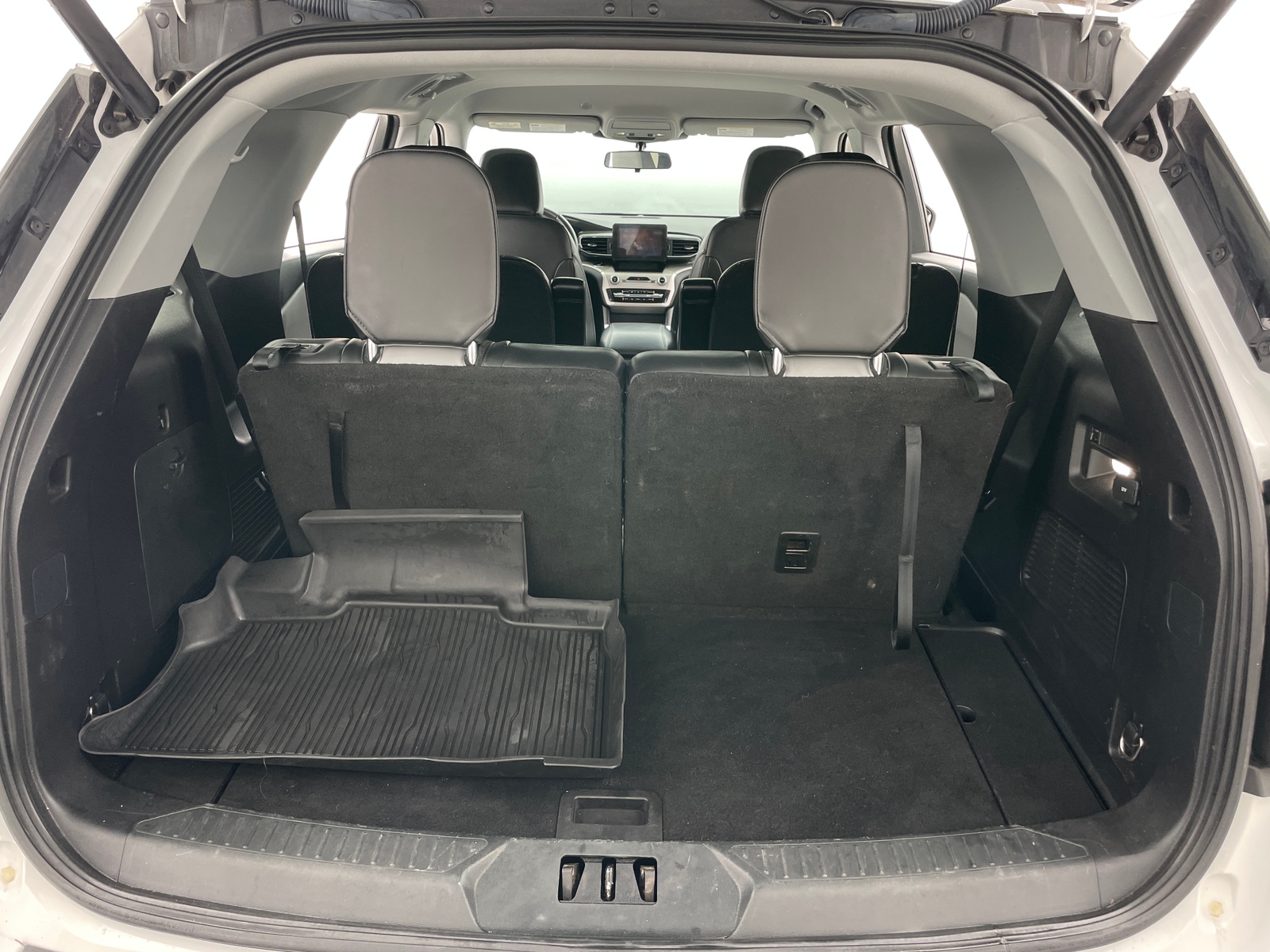 Thumbnail: 2021 Ford Explorer - 7