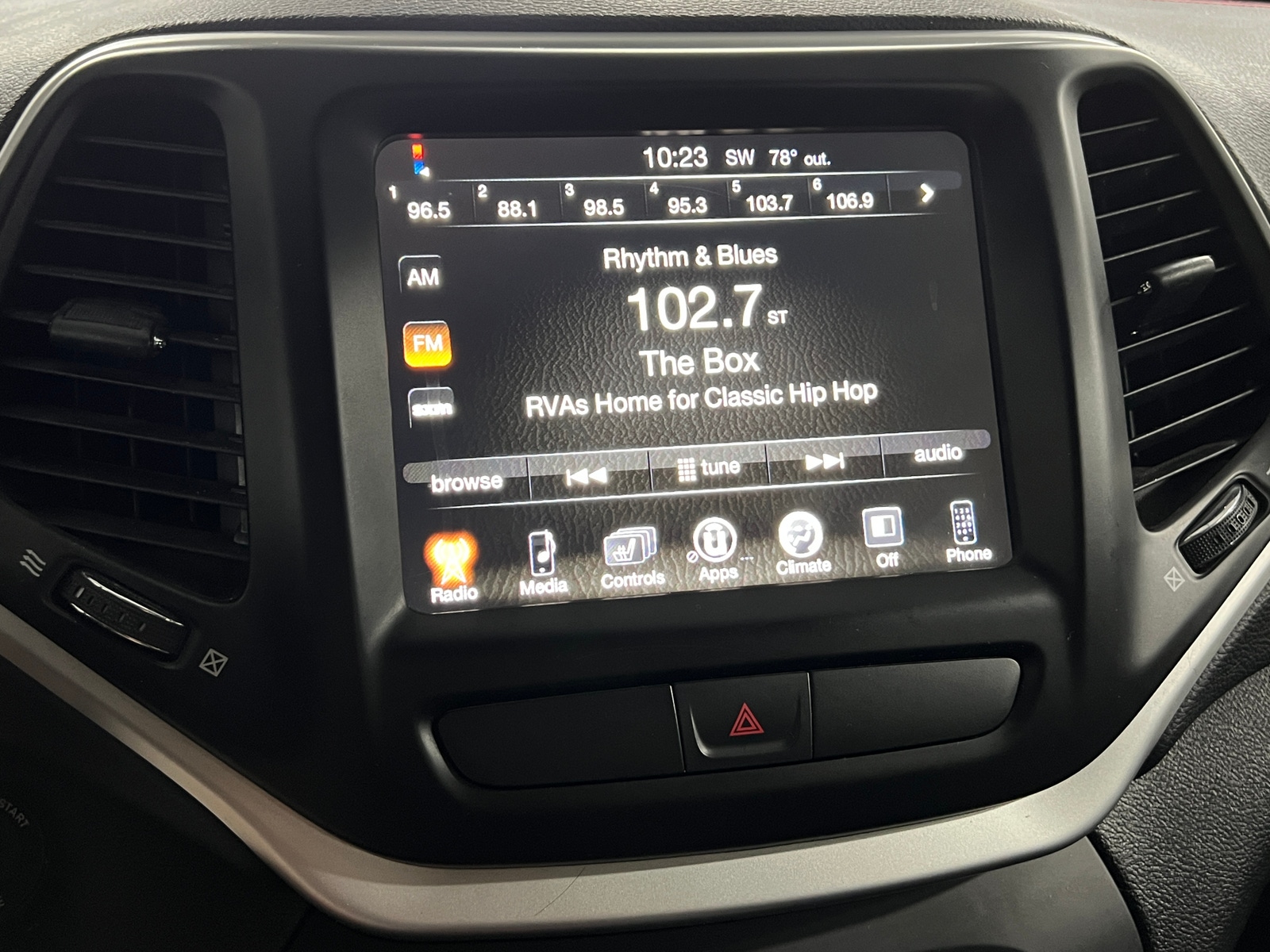 Thumbnail: 2017 Jeep Cherokee - 4