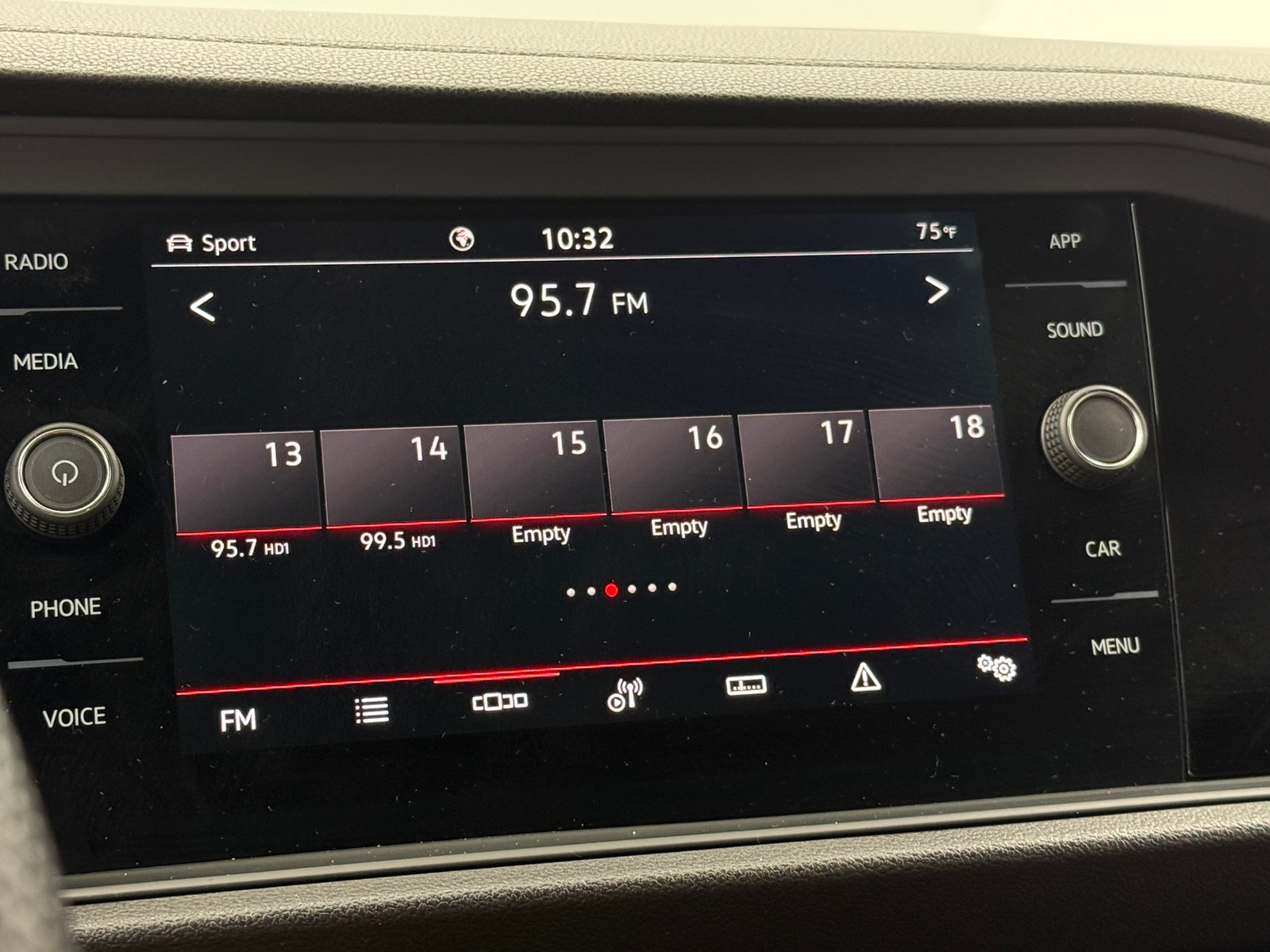 Thumbnail: 2023 Volkswagen Jetta - 3