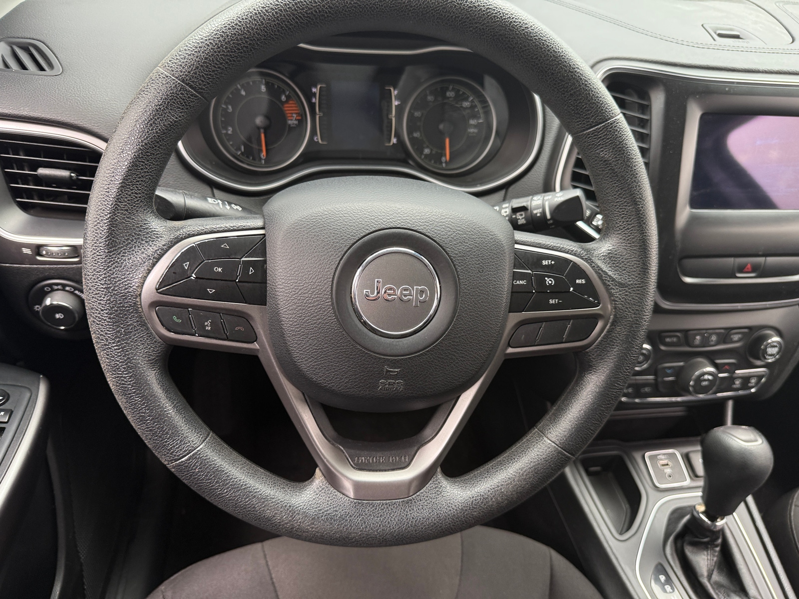 Thumbnail: 2019 Jeep Cherokee - 5