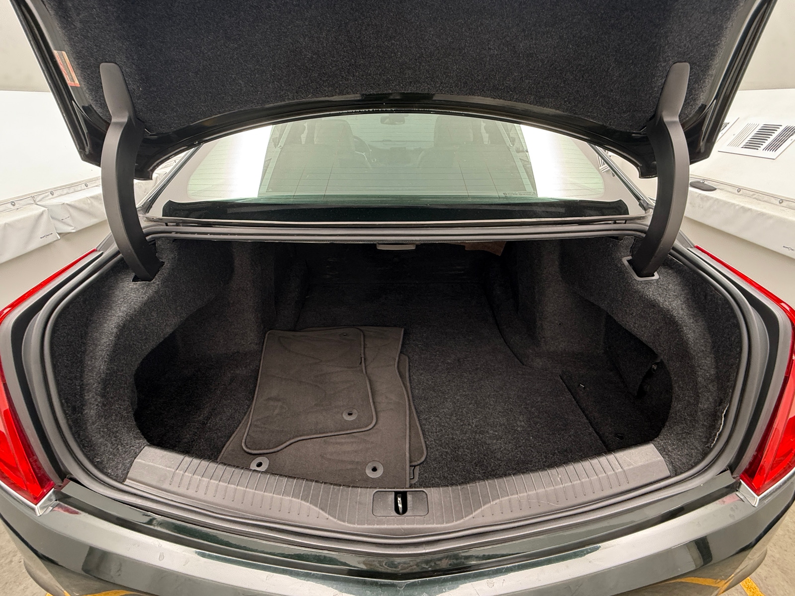 Thumbnail: 2016 Cadillac CT6 - 6
