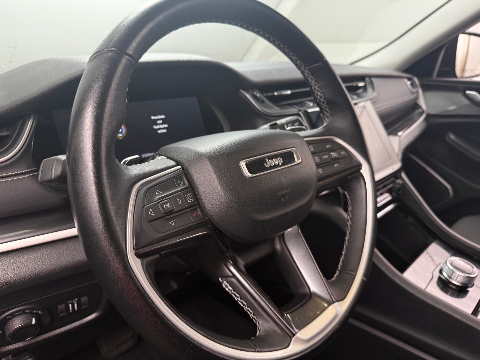 Thumbnail: 2022 Jeep Grand Cherokee L - 5