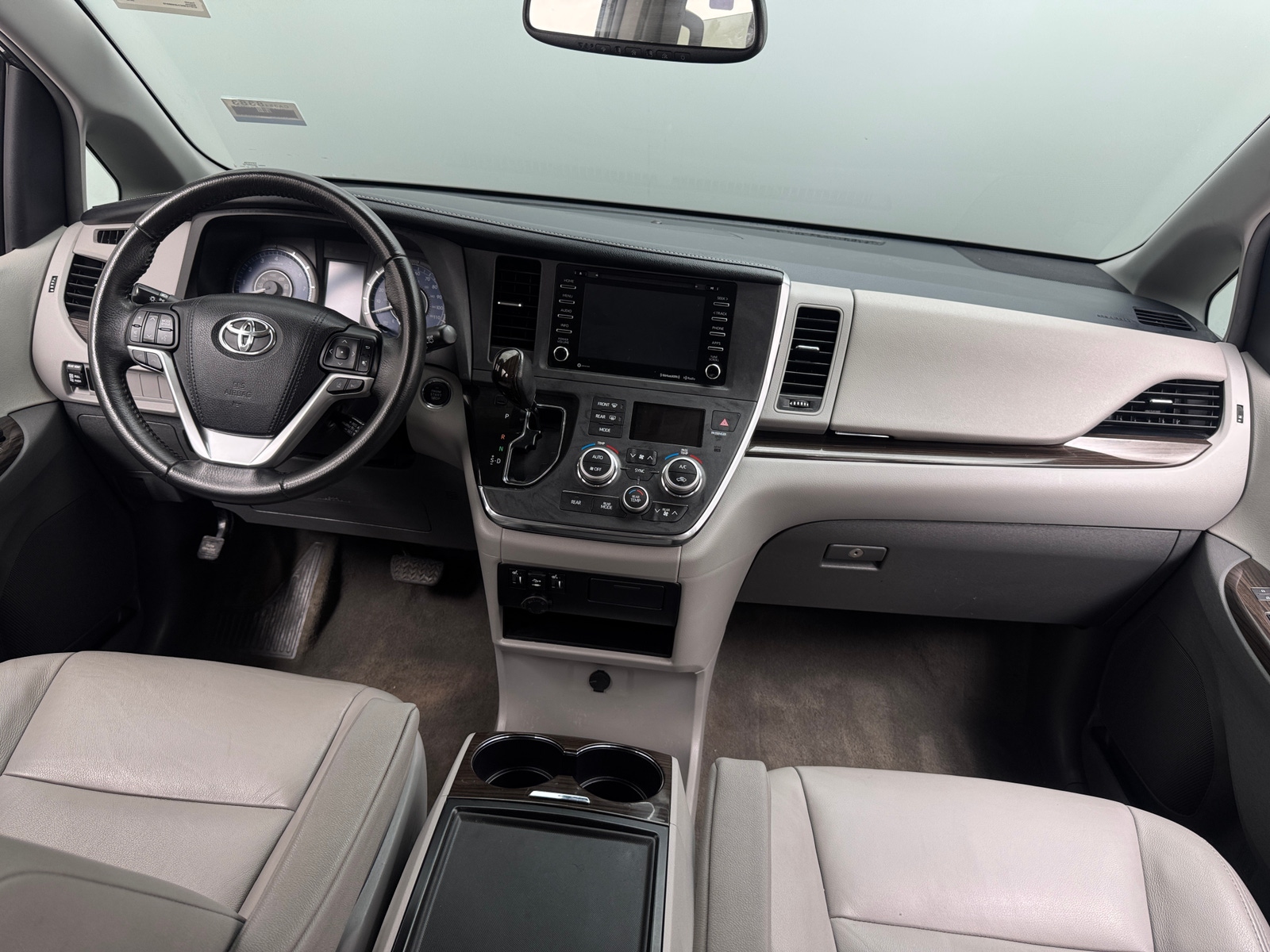 Thumbnail: 2018 Toyota Sienna - 2