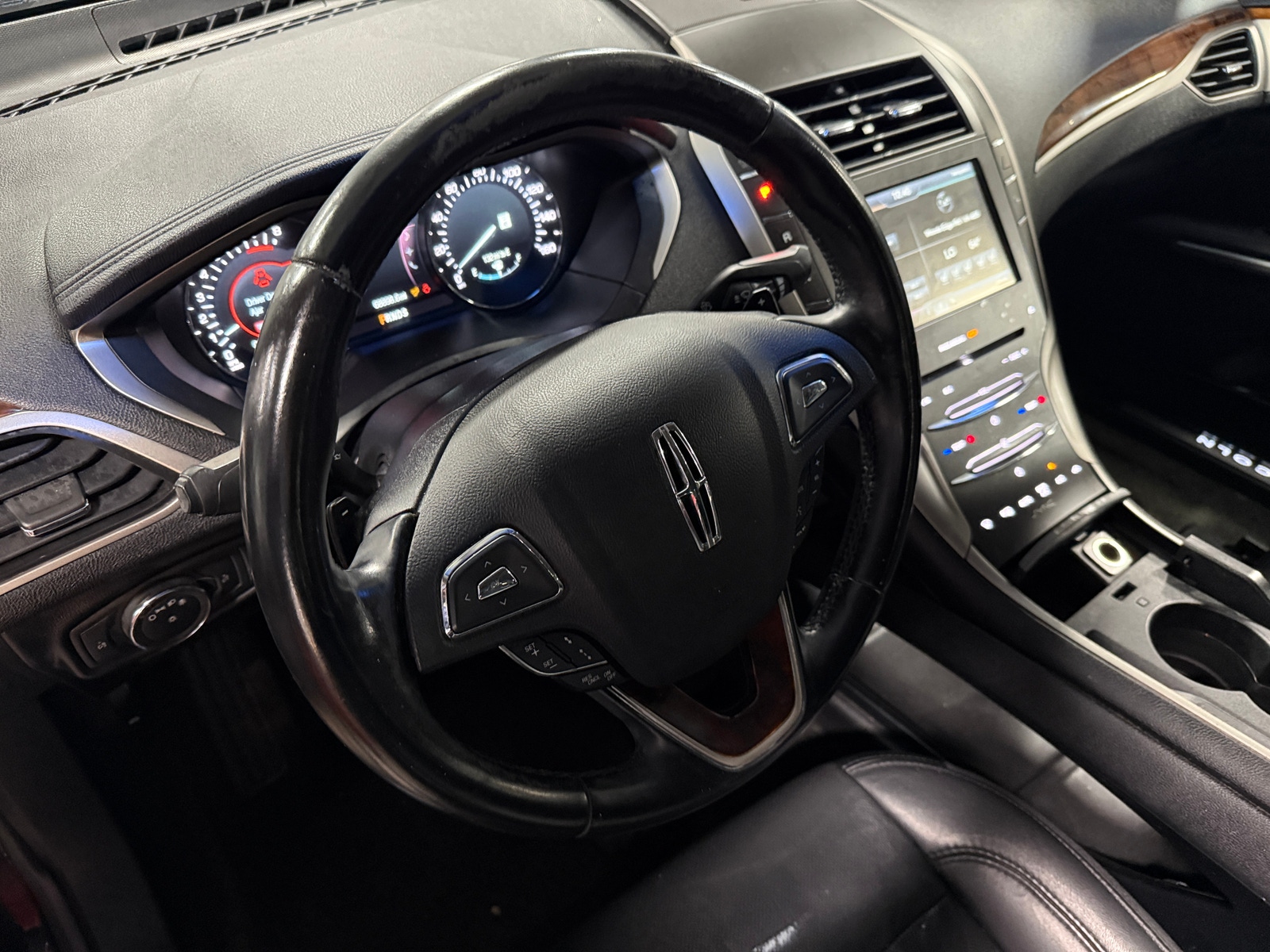Thumbnail: 2015 Lincoln MKZ - 4