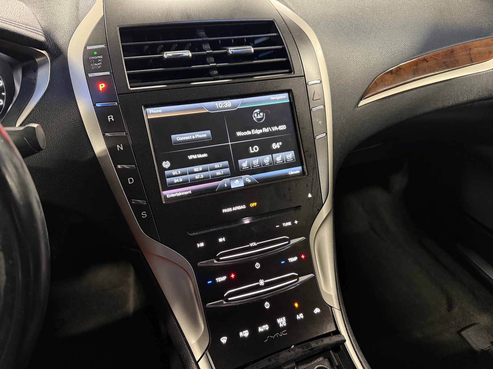 Thumbnail: 2015 Lincoln MKZ - 3