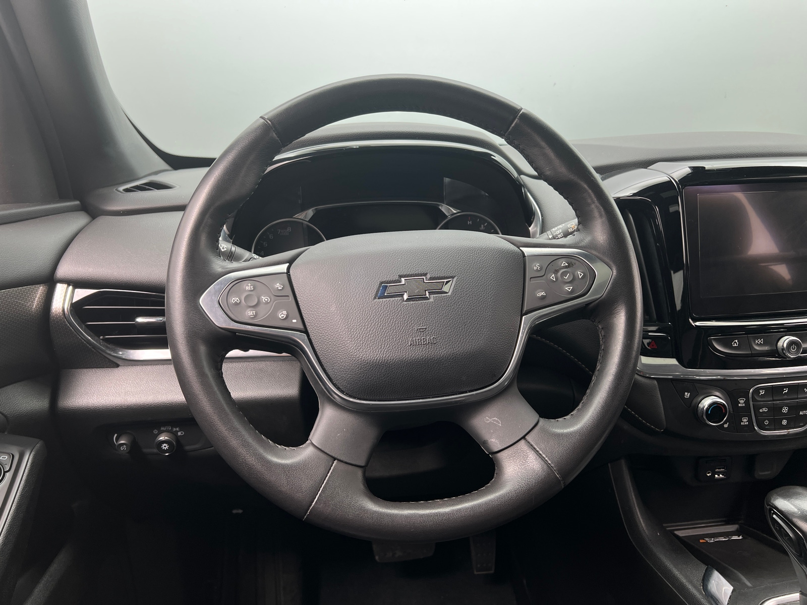 Thumbnail: 2022 Chevrolet Traverse - 4