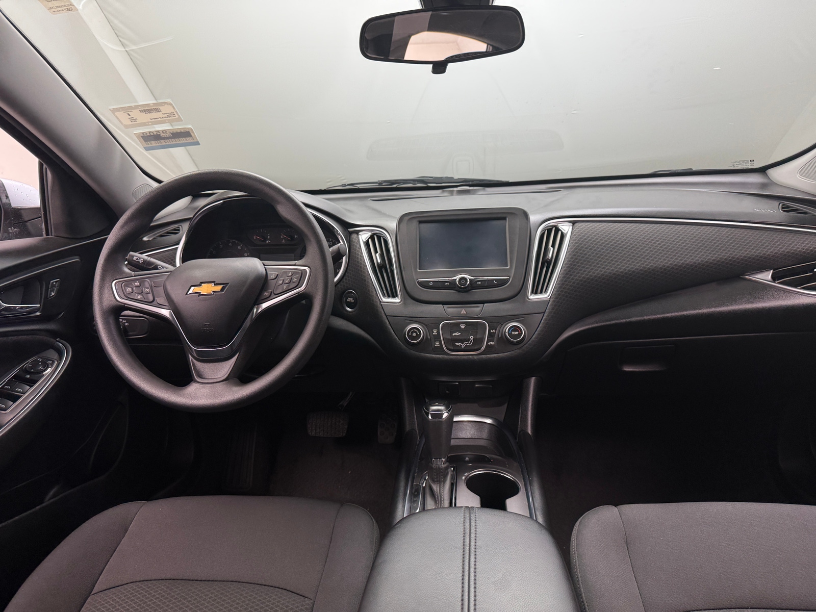 Thumbnail: 2018 Chevrolet Malibu - 3