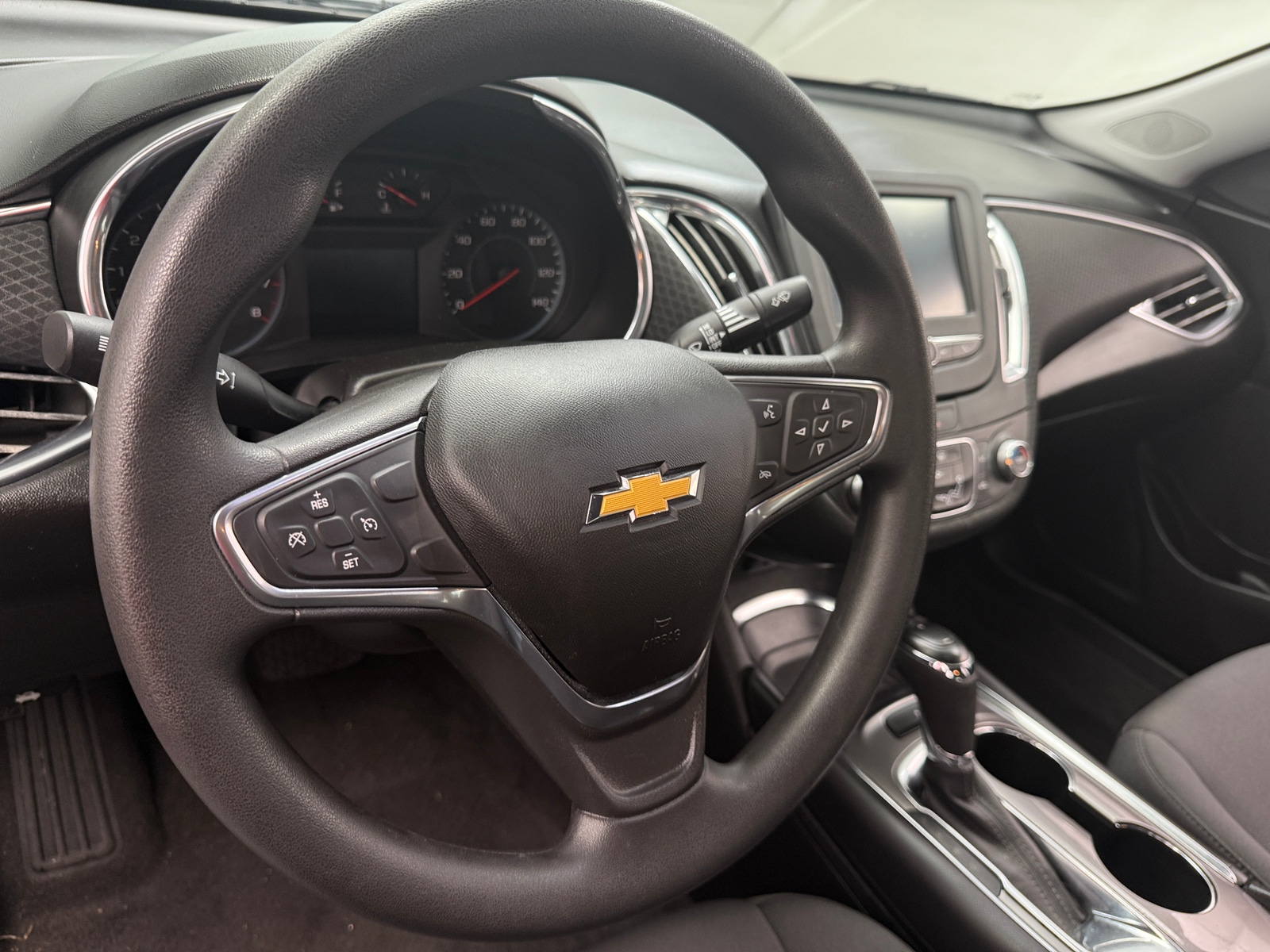 Thumbnail: 2018 Chevrolet Malibu - 5