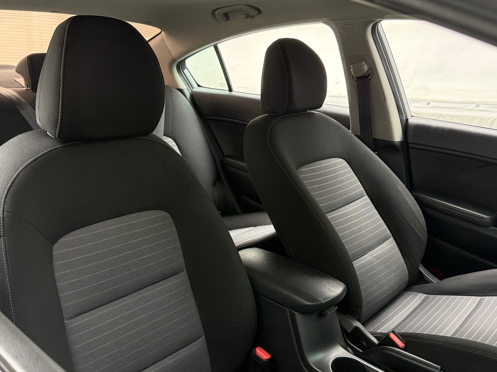 Thumbnail: 2016 Kia Forte - 2
