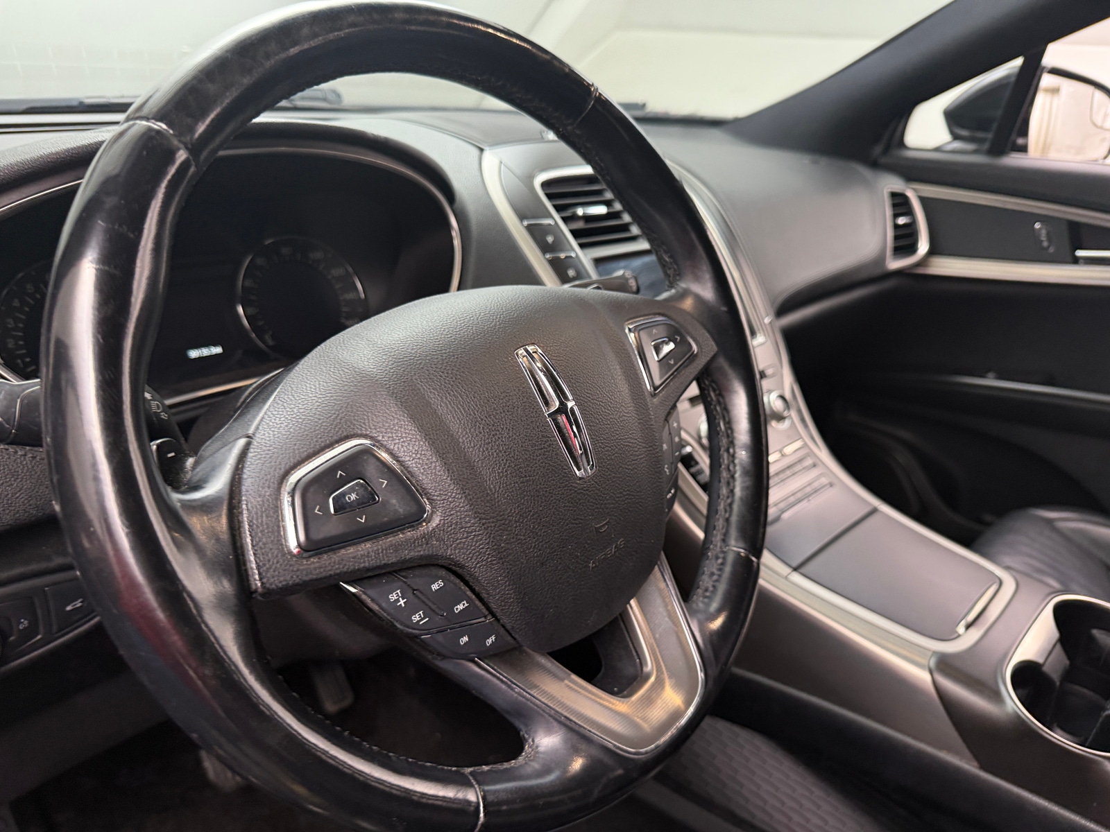 Thumbnail: 2016 Lincoln MKX - 4
