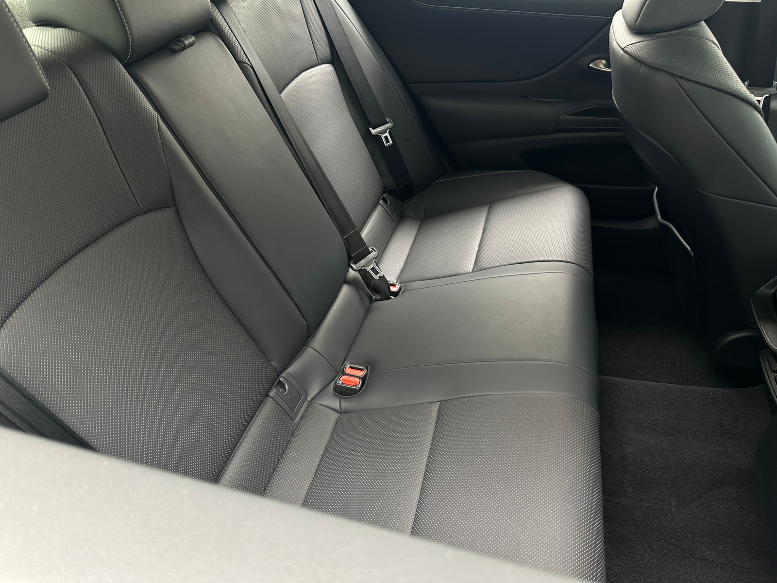 Thumbnail: 2019 Lexus ES - 6